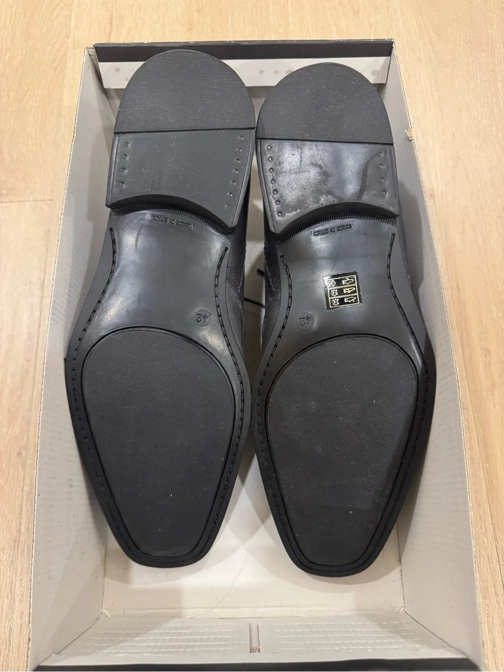 Men's Gray Leather Chukka Boots